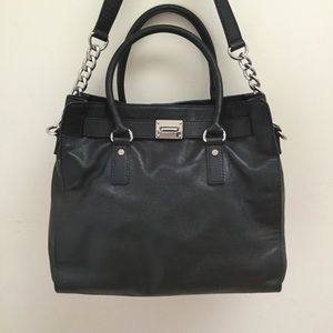 SOLD !MICHAEL KORS LEATHER BLACK LARGE CROSSBODY